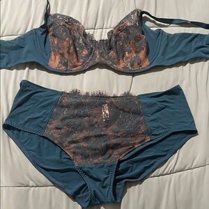 Skarlett Blue Lace Bra Set in Blue and Peach